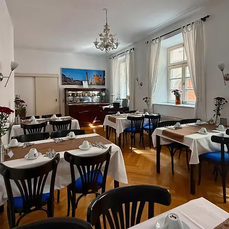 Altstadthotel Szálloda