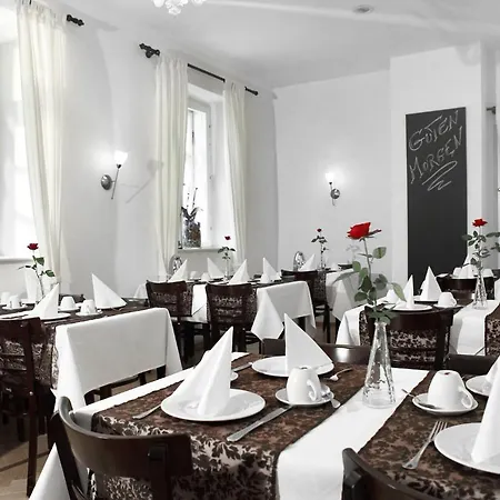 Altstadthotel Szálloda 3*