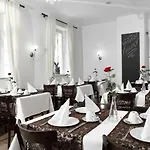 Altstadthotel Hotel 3*
