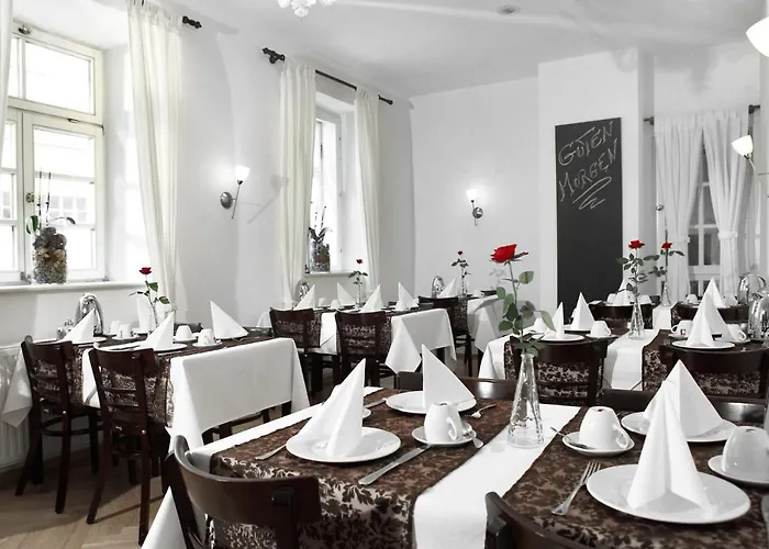 Altstadthotel Hotel 3*